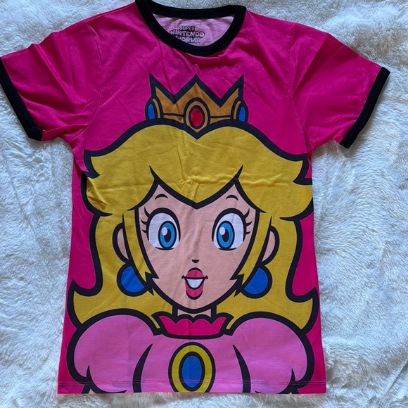 Nintendo Tops - Nintendo Pink Princess Peach Graphic T-Shirt